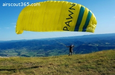 Selling used beginner paraglider Pawn