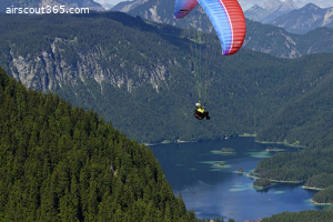 UP Makalu4  L  Blau - Rot - Weiß mit neuwertigen Tuchwerten